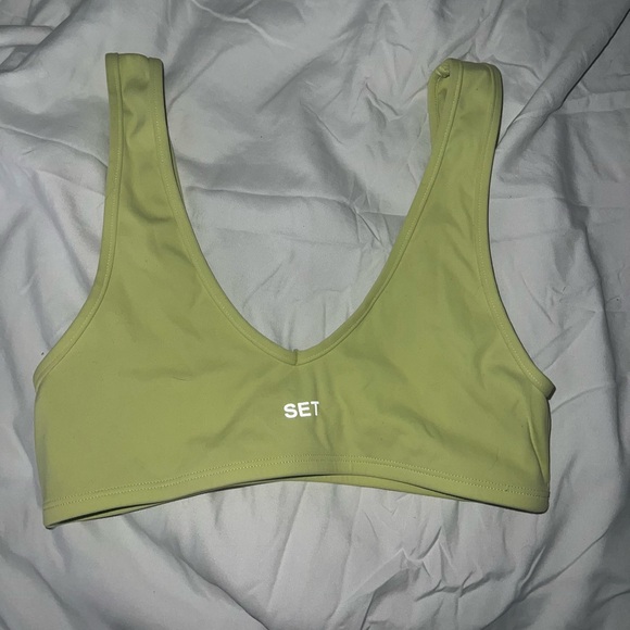 Set Active Sports Bra - Picture 2 of 3
